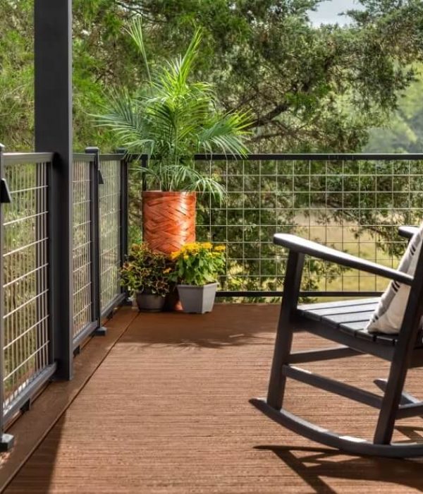 sel-timberlake-008-sd-sig-mesh-railing-bk-porch-corner-rocking-chair_Article-Image-Main (1)
